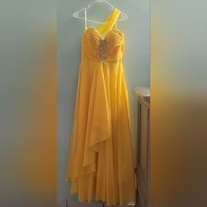 Jaw dropping yellow prom or bridesmaid dress